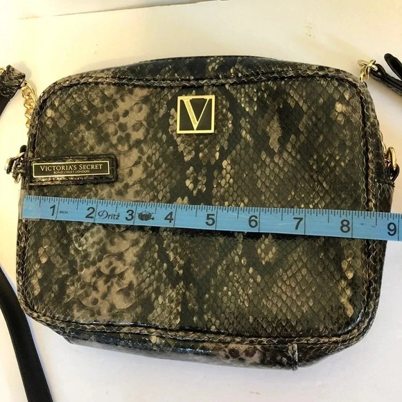 Y2K Victoria's Secret Snack skin crossbody purse - Picture 2 of 6